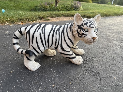 Siberian tiger cub life size - cub,