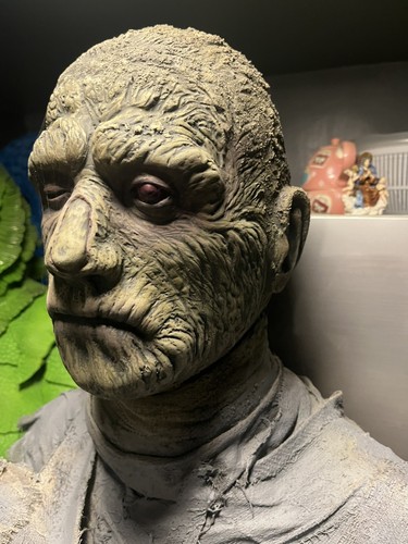 Monster horror life size - horror,