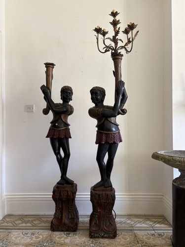Pair life size - a,